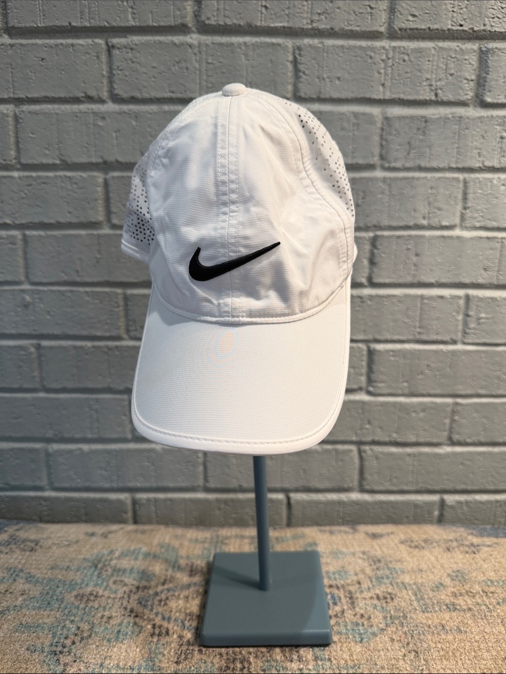 Nike Youth White Hat with Black Swoosh